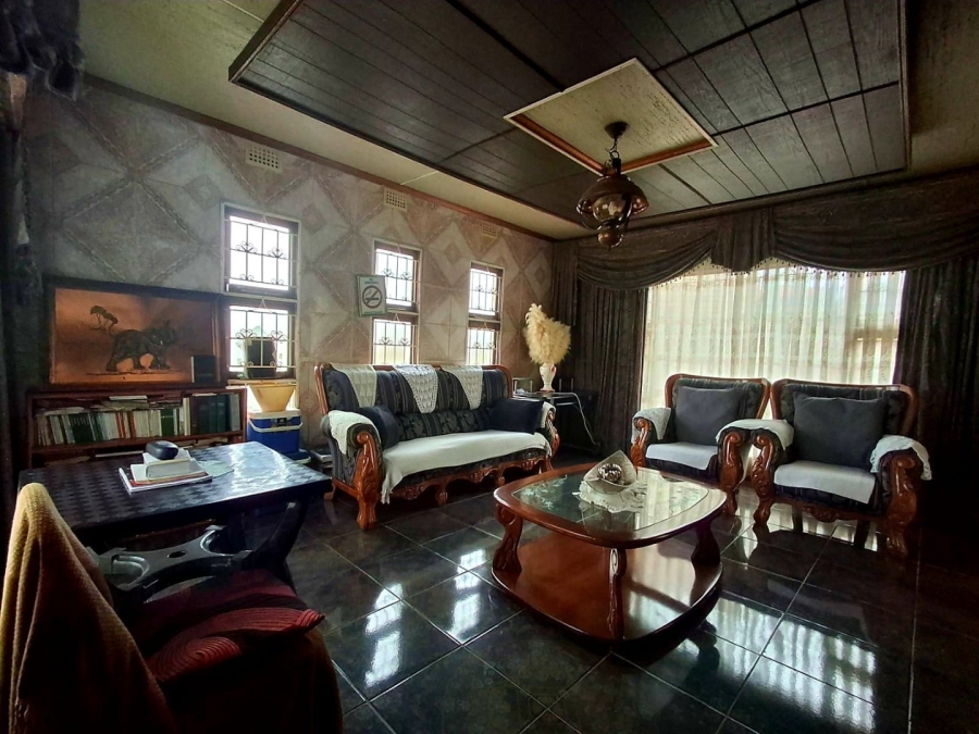 5 Bedroom Property for Sale in Mdantsane Eastern Cape